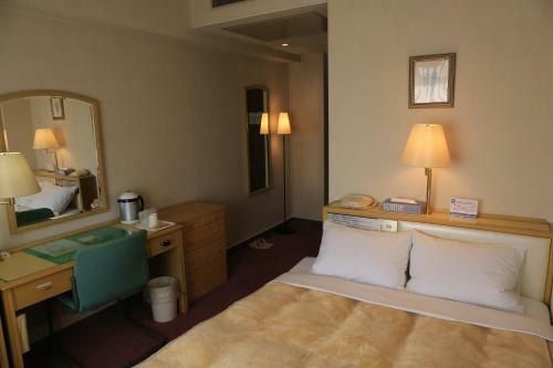 Hotel Palace Inn Toyota