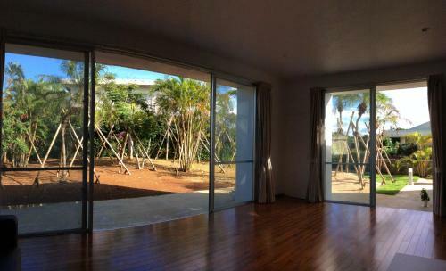 Hostal Seaside House Nirai