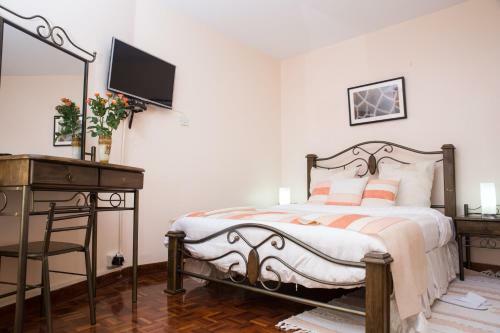 Hostal Adies Garden Suites