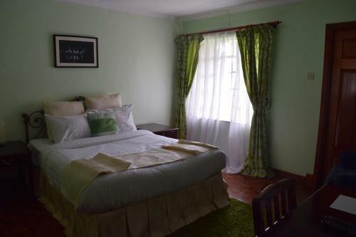Hostal Adies Garden Suites