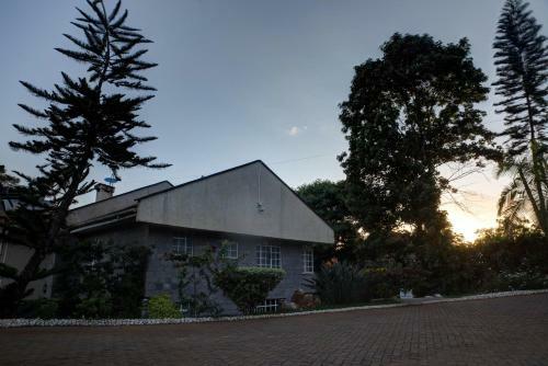 Hostal Adies Garden Suites