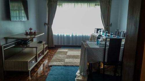 Hostal Adies Garden Suites