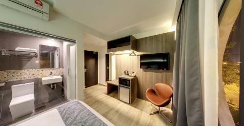 Flora By Crossroads Hotel