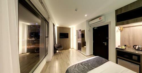 Flora By Crossroads Hotel