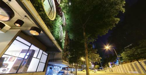 Flora By Crossroads Hotel