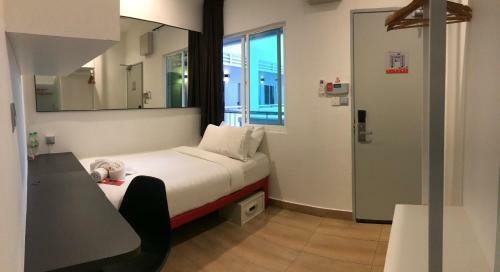Tune Hotel Klia Aeropolis (airport Hotel)