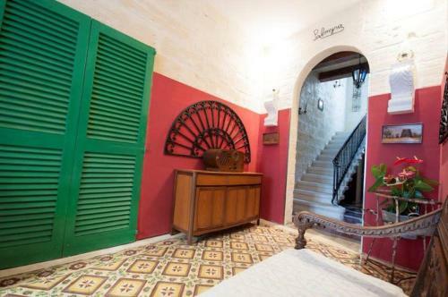 Hostal The 1930's Maltese Residence