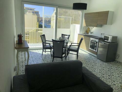 Lee's House Bed And Breakfast, Sliema
