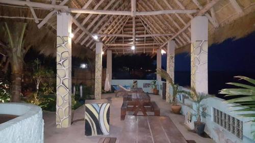 Lodge Dolphin Dhow Safaris