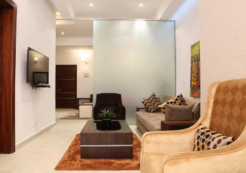 The Landmark Hotel By Amara Suite