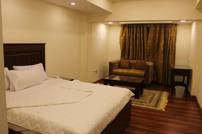 Diplomat Hotel