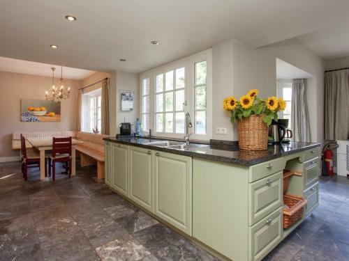 Holiday Home Vorstelijk Landhuis