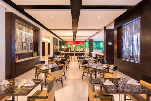 Hotel Courtyard By Marriott Panama At Metromall Mall