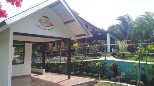 Hostal Rainforest Yasmin Hostel