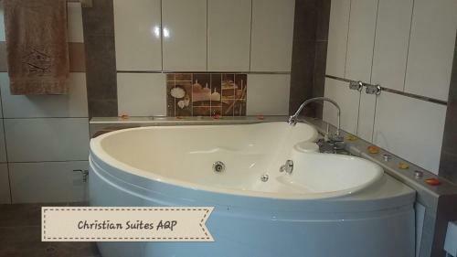 Hotel Christian Suites Aqp