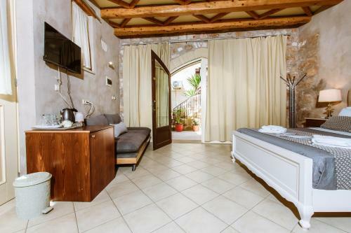 Bozzali Deluxe Hotel