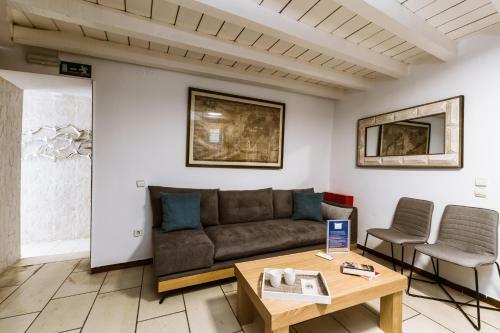 Bozzali Deluxe Hotel