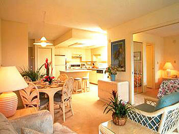 Hotel Aston At The Maui Banyan