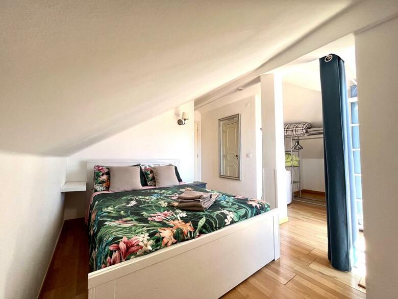 Eco Ljmonade Hostel