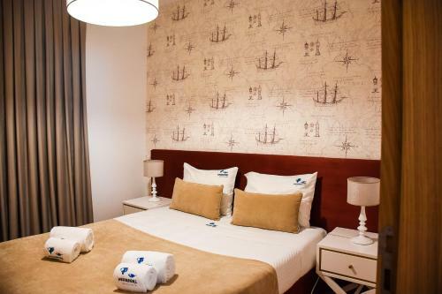 Pedregal Apartments