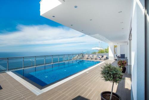 Villa S�o Louren�o - By Mhm