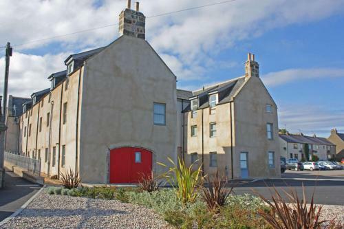 Apartment 8, The Granary