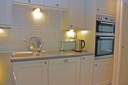 Apartment 8, The Granary