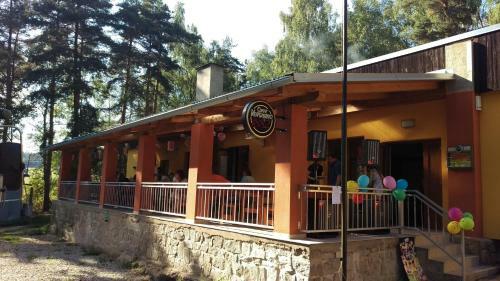 Hostal Restaurace A Penzion Blu?ina