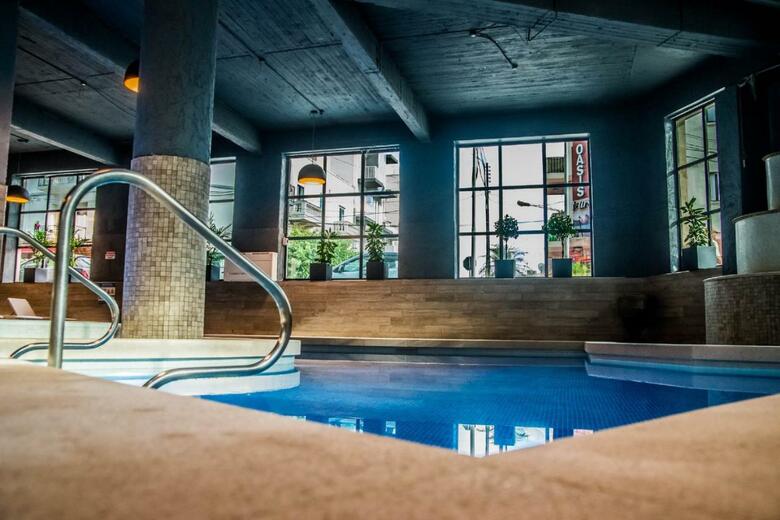 Hotel Pebbles Resort