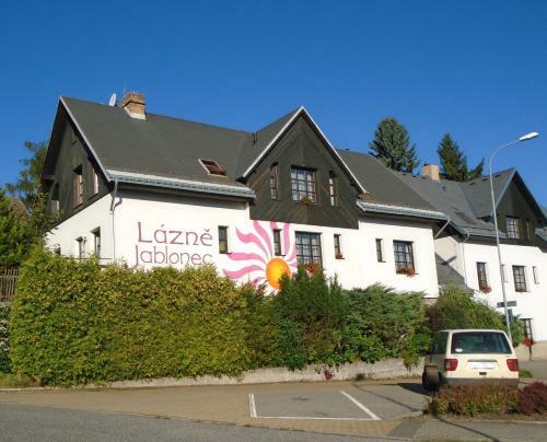 Hostal Wellness Penzion L�zn? Jablonec