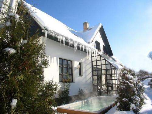 Hostal Wellness Penzion L�zn? Jablonec