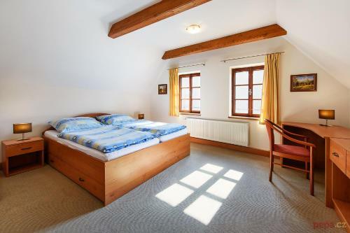 Hostal Restaurace A Penzion U Pale?k?