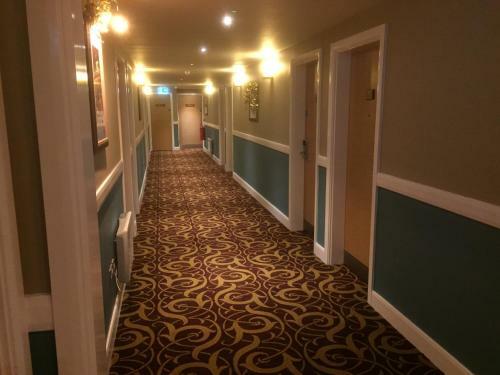 Sandford House Hotel