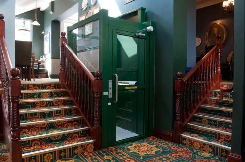 Sandford House Hotel