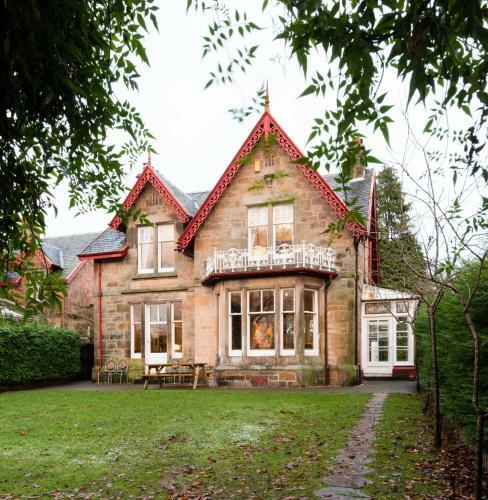 Villa River House