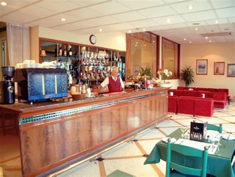 Hotel Ambassador