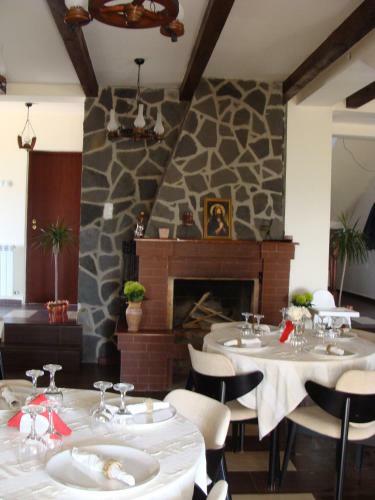 Hotel Pensiunea Taverna Bucium