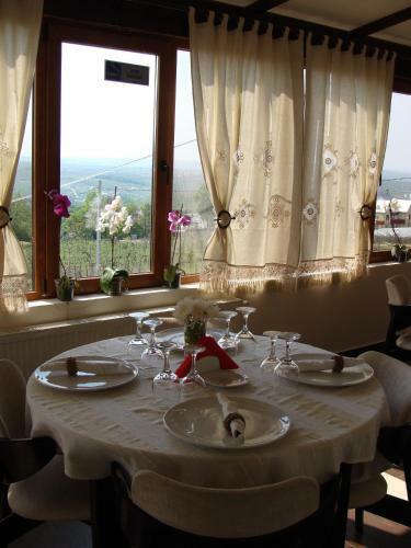 Hotel Pensiunea Taverna Bucium