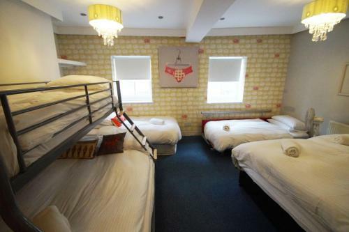 Cardiff Bay Lodge