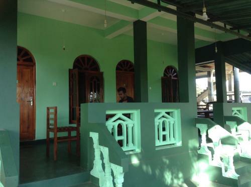 Hostal Lagoon Inn
