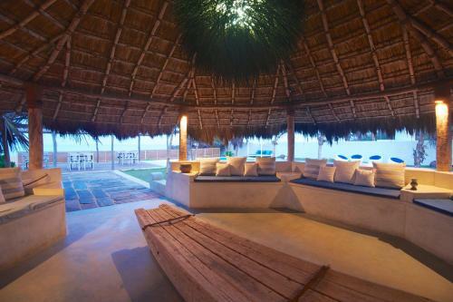 Hotel Dolphin Beach Alankuda