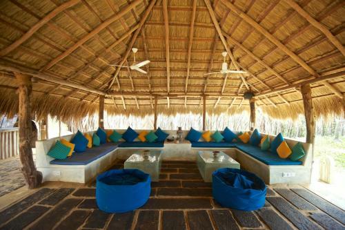 Hotel Dolphin Beach Alankuda