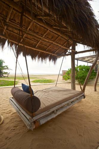 Hotel Dolphin Beach Alankuda