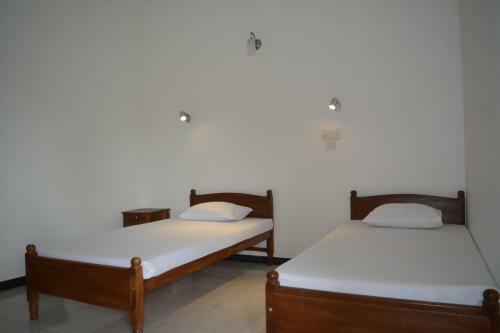 Hostal Shining Line