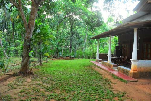 Hostal Leesa Villa Safari Resort