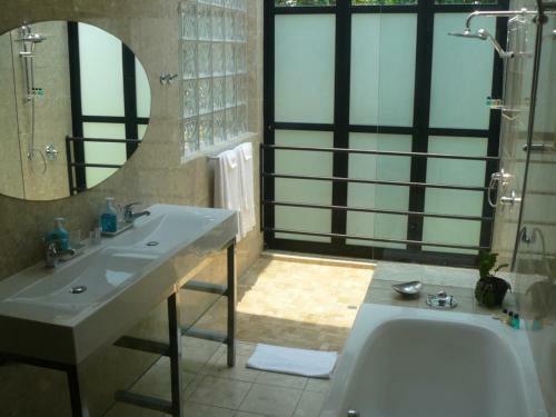 Hostal Bluswan Guesthouse