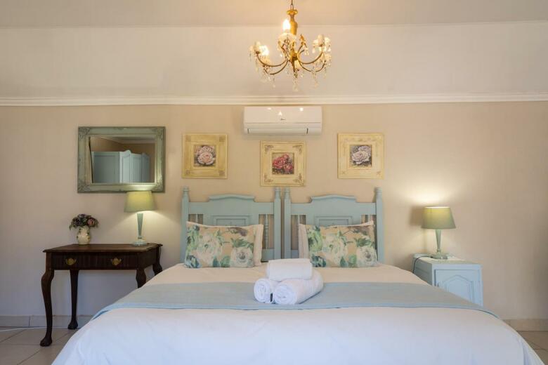 Bed & Breakfast Mistique Waters Self Catering