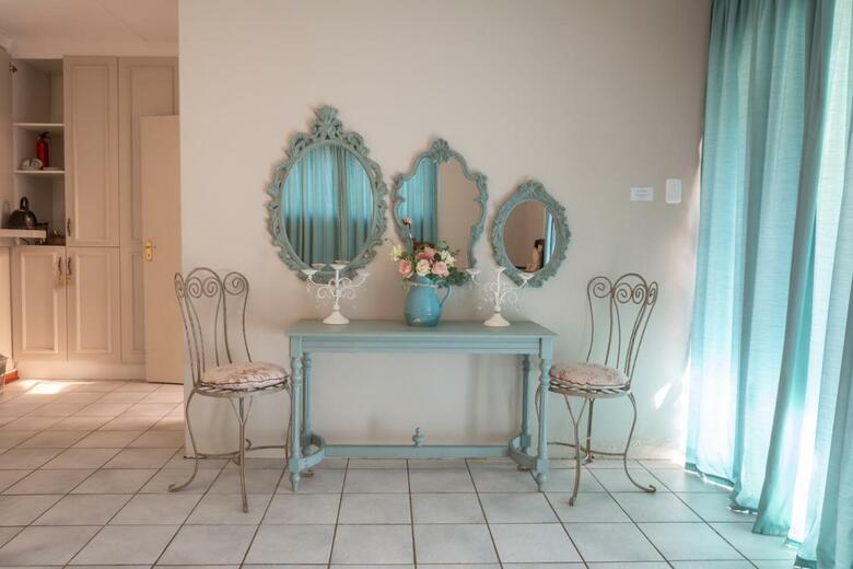 Bed & Breakfast Mistique Waters Self Catering