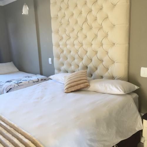 Hostal Sharwood Place
