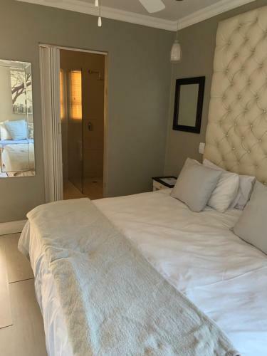 Hostal Sharwood Place